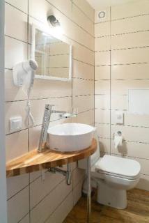 Godart Rooms Guesthouse - 7