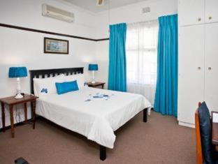 Beit Shalom before known as Best Little Guesthouse - Oudtshoorn - 3