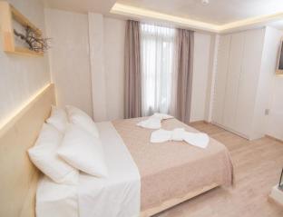 Panellinion Luxury Rooms - Kalamata - 4