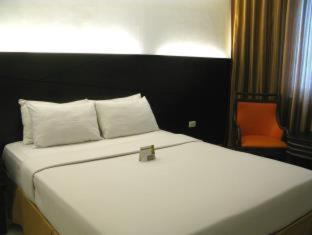 The Royal Mandaya Hotel - 8