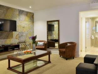 The Coach House at Val du Charron - 7