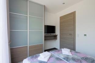 Montelux Apartments - 3