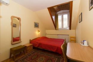 Budavar Bed and Breakfast - 3