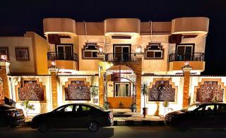 The Castle Hotel & studios - 1