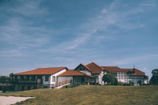 Hotel Dworek nad Regą - 1