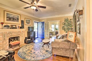 Walk to Midwestern State Wichita Falls Cottage! - Wichita Falls - 7