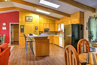 Rustic Alto Cabin with Hot Tub, Deck and Fireplace! - Alto - 3