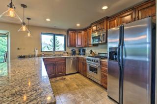 Sprawling Fraser Cabin with Private Hot Tub and Deck! - Fraser - 4