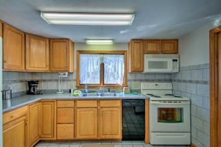 Apt Walking Distance to OOB Pier and Saco Bay! - 2