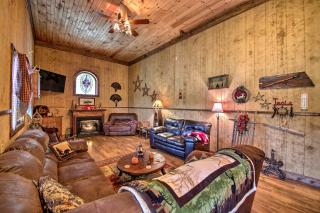 The Bovard Lodge Rustic Cabin Near Ohio River! - 0