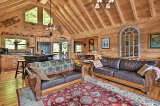 Cabin with BBQ and Games - Walk to Blue Ridge Parkway! - Balsam - 6