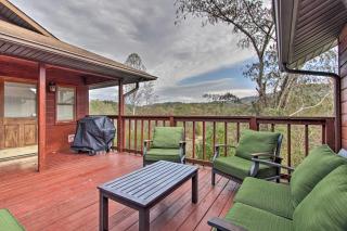 Luxe Cabin with Covered Pool and Smoky Mountain Vistas - Sevierville - 8