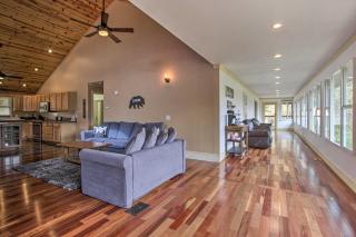 Luxe Cabin with Covered Pool and Smoky Mountain Vistas - Sevierville - 6