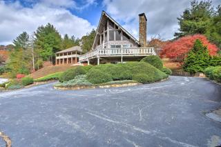 Picturesque Sky Haus Sanctuary with Mountain Views - 8