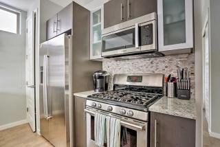 Townhome with Rooftop Patio Walk to Broncos Stadium - 2