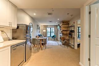 Luxe Apt Ski-inandSki-out Slopeside Retreat! - 5