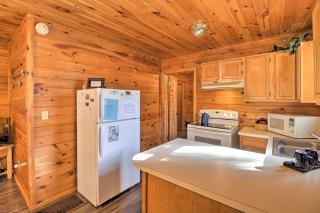 Cozy Cabin with Hot Tub - 4 Mi to Broken Bow Lake! - Stephens Gap - 1