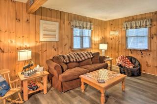 Lakeview Forest Cabin with Deck Less Than half Mile to Beach! - Madison - 7