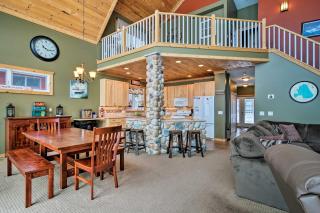 Family-Friendly Lake Mitchell Oasis Hike and Ski! - Cadillac - 5