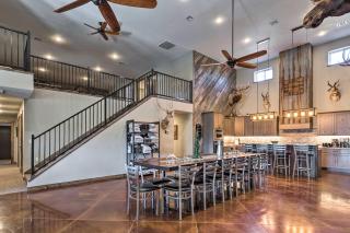 Kansas Hunting Lodge Pets and Large Groups Welcome! - Great Bend - 5