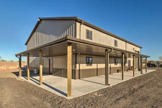 Kansas Hunting Lodge Pets and Large Groups Welcome! - Great Bend - 8