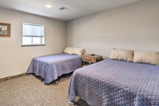 Kansas Hunting Lodge Pets and Large Groups Welcome! - Great Bend - 1