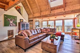 Panoramic-View Gatlinburg Cabin with Private Hot Tub - Gatlinburg - 0