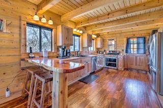 Pet-Friendly Cloudcroft Cabin Walk to Shop, Food - 4