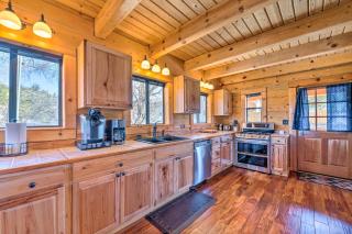 Pet-Friendly Cloudcroft Cabin Walk to Shop, Food - Cloudcroft - 2