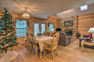 Furnished Deck and Grill Rustic Pigeon Forge Cabin - 7