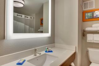 Holiday Inn Express & Suites Atlanta Perimeter Mall Hotel by IHG - Sandy Springs - 6
