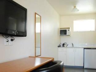 Rosewood Court Motel - 7