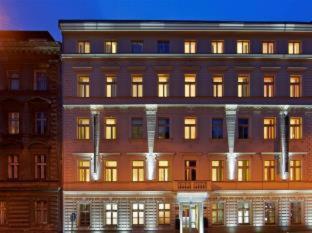 Red & Blue Design Hotel Prague - Prague - 9