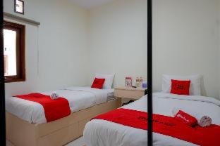 RedDoorz near Alun Alun Kudus 2 - Kudus - 5