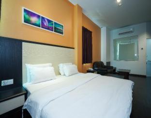 Aurora Boutique Hotel - 2