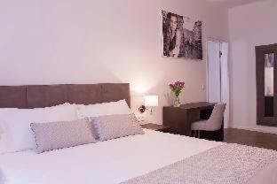 Limehome Prague Halkova - Prag - 7