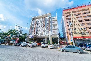RedDoorz Plus @ Roxas Street Davao - Davao - 3