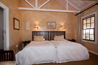 Leeuwenbosch Shearers Lodge - Amakhala Game Reserve - 3