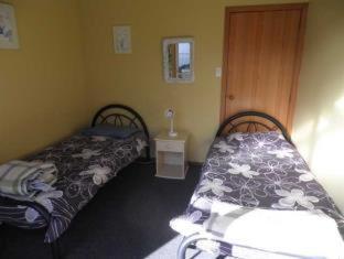 Bazil's Backpackers BBH Hostel & Surf School - Westport - 7