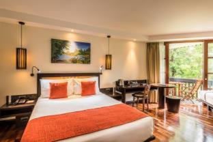 The Warwick Fiji - 2
