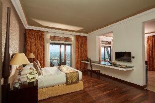 Earl's Regency Hotel - 2