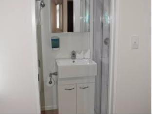 At Eden Park Motel - 1