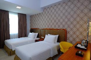 One Central Hotel & Suites - 8
