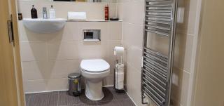 Garland Apartment, Greenhithe 3 - 5