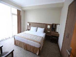 Sputnik Hotel Batumi - 4