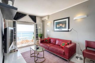 Apartment in front of the Beach - 0