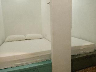 Beds In Garden Hostel - 5