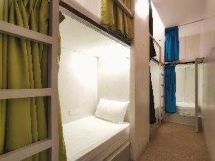 Beds In Garden Hostel - 1