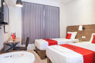 RedDoorz @ Wiyung 2 - Kedurus - 9