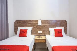 RedDoorz @ Wiyung 2 - Kedurus - 8